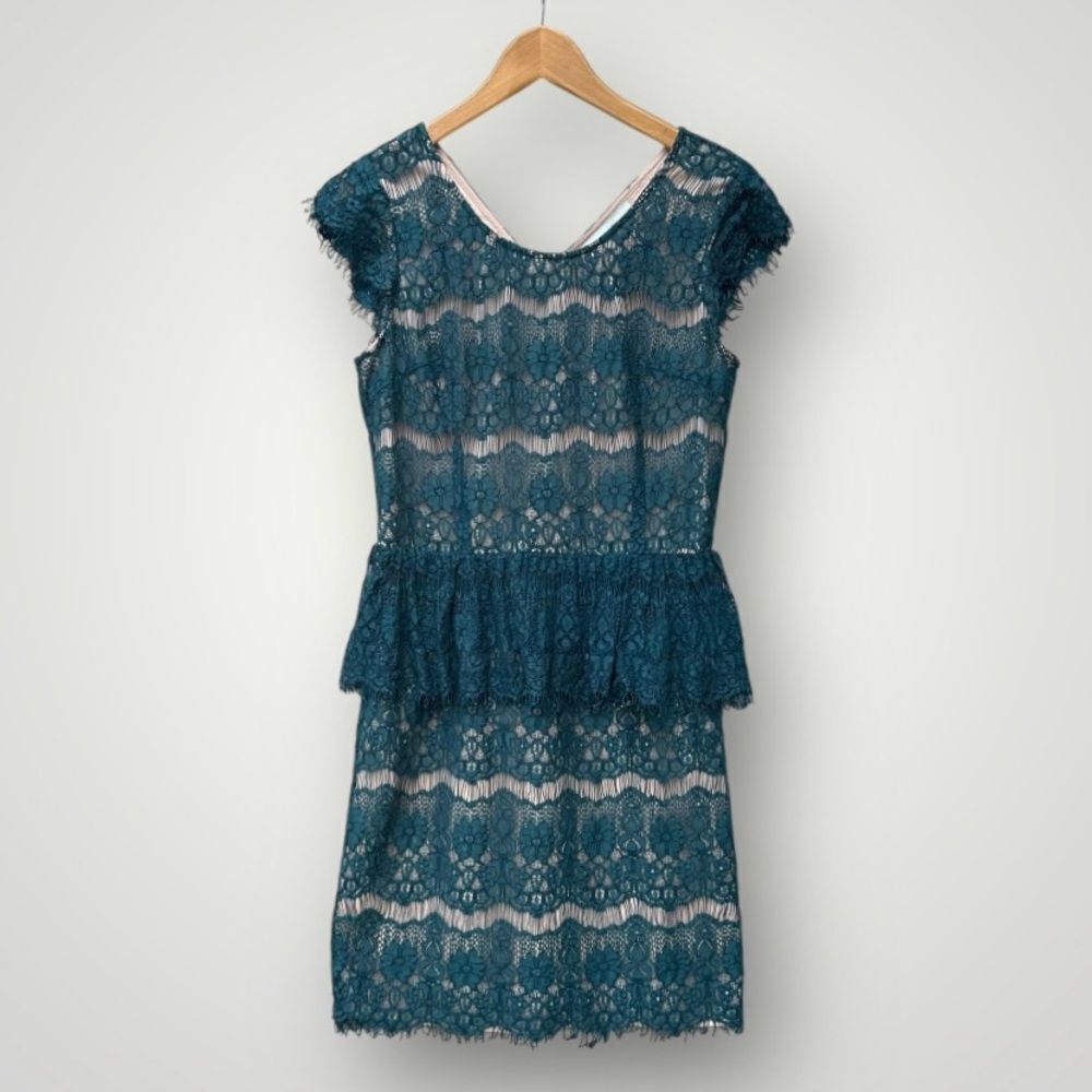🎉5 for $45  🎉Maeve Anthropologie Elsa Peplum Dress, Size M Green Floral Lace